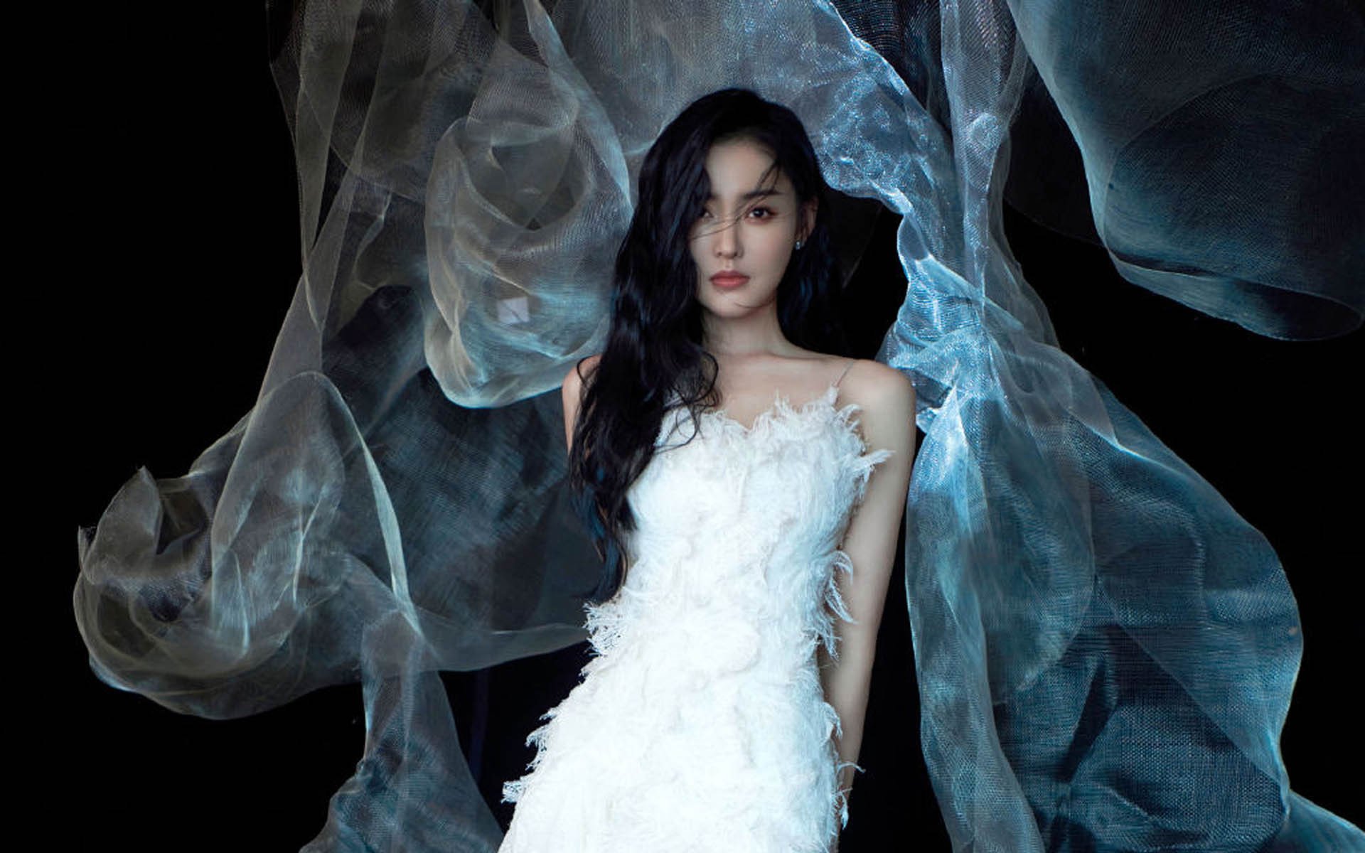 足球的两极,意甲的战术博弈与英格兰的青春风暴